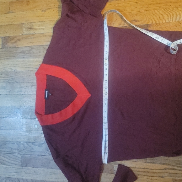 Express Sweater - Picture 4 of 7